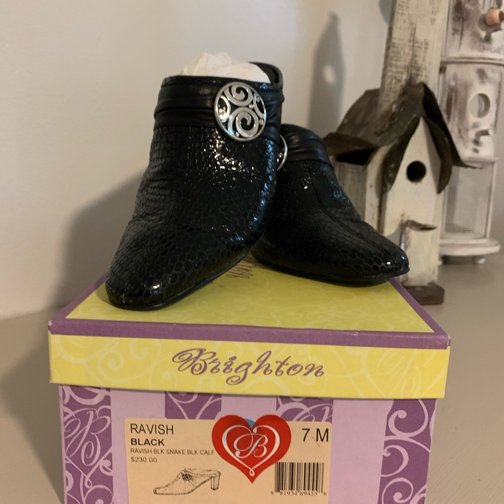 Brighton Ladies Black Dress Shoes sz 7 Ravish with Silver Accent